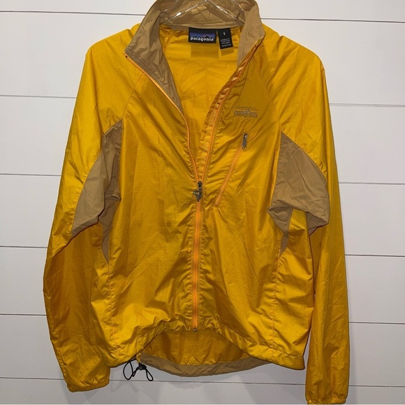 Patagonia Other - Patagonia Vintage Men's Velocity 2 Yellow & Gold Windbreaker Size Small
